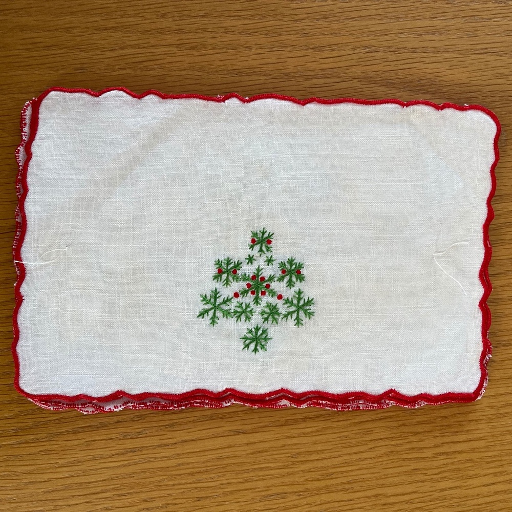 VINTAGE LINEN COCKTAIL NAPKINS